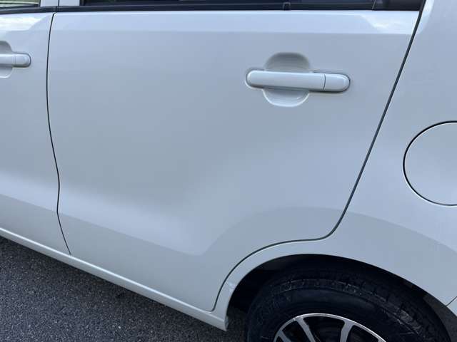 リアドアパネル