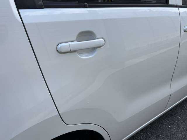 リアドアパネル