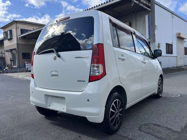 当店舗の在庫車両をご覧頂きありがとうございます！車両に関しては内装の清掃、外装の艶出しなど仕上げ済みです☆小規模ですが低価格で品質の良い在庫を揃えております！