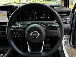 取り回しがしやすいハンドルデザインで、手にしっかり馴染みとても運転しやすいハンドルです！