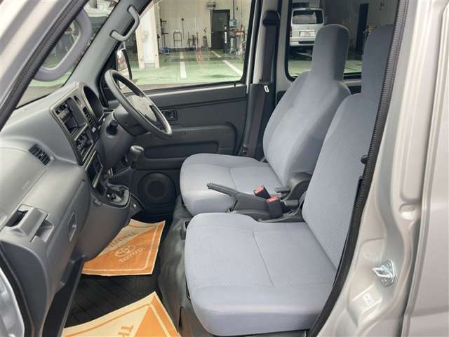 ネットでは伝えきれない車輌の良さが多々ございます。ぜひご来店のうえ、お客様自身の目で実際のお車をお確かめください！