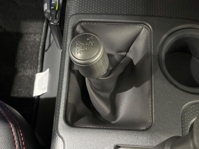 トヨタ FJクルーザー 4.0 オフロードパッケージ 4WD 2012年 6.8