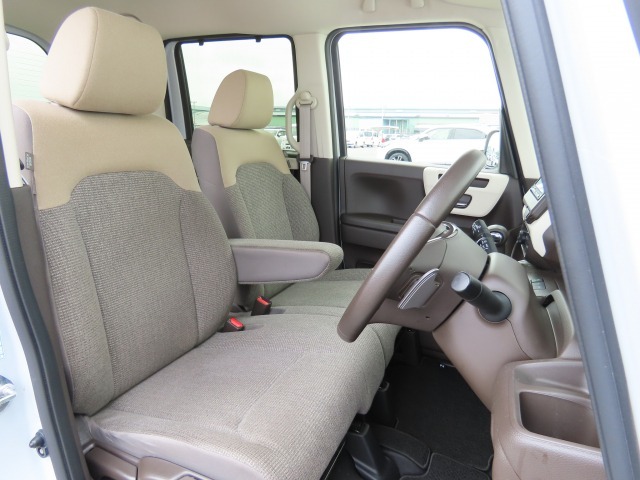 運転席の高さを変更できるので、体格に合わせた位置で運転できます！