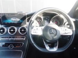 輸入車在庫を全国のLIBERALA店舗にて在庫展示しております。落ち着いた商談スペースにて、お気に入りの1台をごゆっくりお選び下さい。