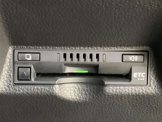 ETC車載器付きです。高速道路の料金所もスムーズに通過できます。