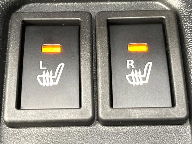 【シートヒーター】寒い日に重宝するシートヒーター！エアコンより早く温まってくれるので寒がりの人も安心ですね♪エアコンの温風は乾燥するから苦手、という方にもをおすすめです。