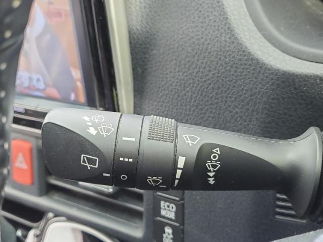 お車に合わせて無料保証以外にも、保証範囲、期間、距離を拡充させた有料保証もご用意しております！中古車の購入が初めてで不安・・・というお客様もご安心ください！