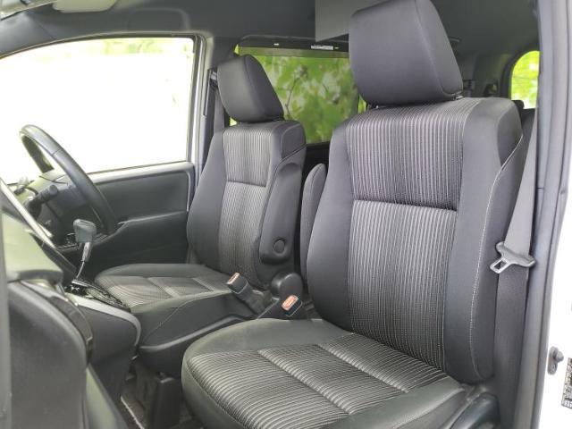 WECARSでは各商談席に大型モニターをご用意しております！見やすい大画面でゆったりと全国の在庫をご覧いただけます！是非ご来店お待ちしております！