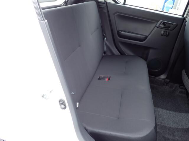 リヤシートになります。ぜひご来店頂き、状態をご確認ください。