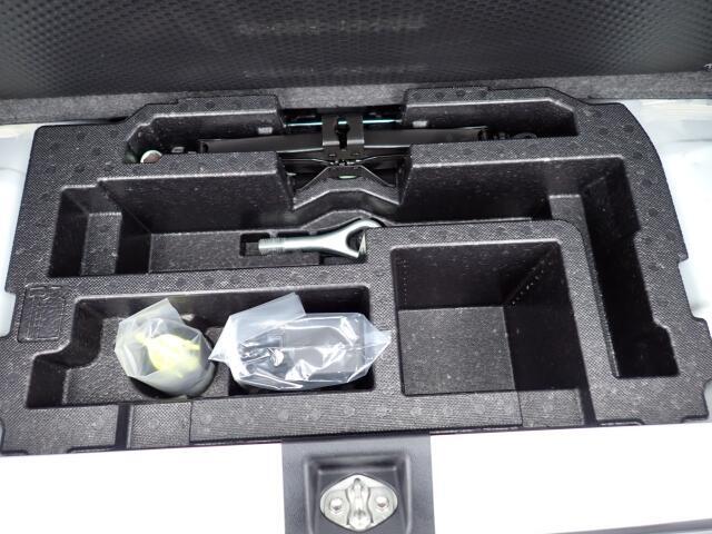 パンク修理キットが付いてます.