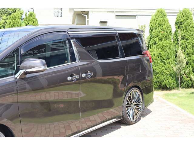 ◆今の車のローンが残っているから。。。　とお乗り換えを諦めている方、現在お乗りのお車のオートローン残債もおまとめ出来る『ツインリセットオートローン（下取残債セット）』の取り扱いもしております。