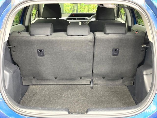 普段のお買い物や通勤、送迎等に十分な荷室スペースを確保しております。セカンドシートを倒すと、大きな荷物の積載も可能です♪