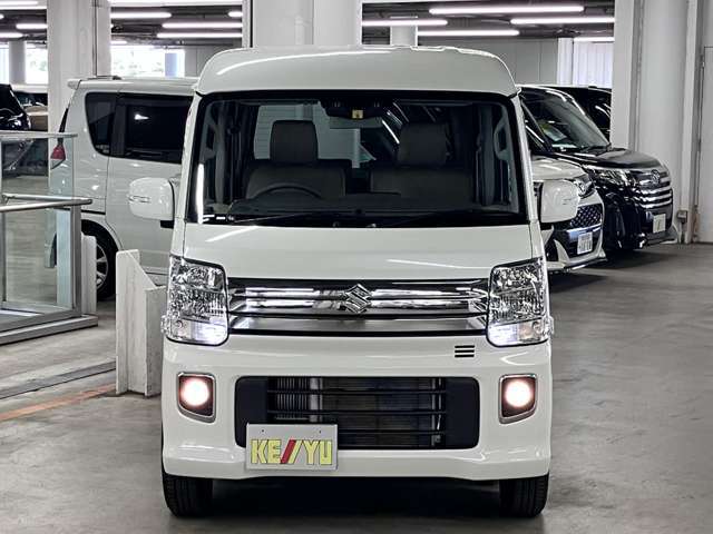 自社陸運局指定工場完備！国家資格車検検査員資格を持った整備士による整備。走行に関係のない所も不具合箇所があれば修理してお渡しいたします。