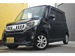 外装はボディやライトも「ピカピカ」に仕上げます。内装は除菌作業を行い清潔感のあるお車だけを展示しております。