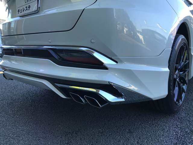 展示車両は、展示前に外装はもちろんの事、内装も隅々まで清掃を行い清潔で快適にご覧いただけるように展示しております☆ご成約時には、外装、内装をチェックして洗車、清掃を行いお客様へ納車いたします。
