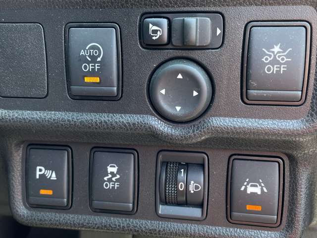 お車は弊社のサービス工場で決められた整備内容で点検をしてお渡ししております。　追加オプション、車検対応の社外品等の作業もご相談受け付けております。