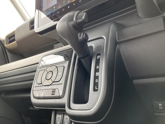 変速ショックが少なくスムーズな発進加速が魅力のCVT車です。