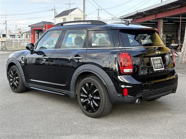 ☆ミニバン、セダン、コンパクトカー、軽自動車etc　展示台数常時100台以上だからきっと見つかるお気に入りの1台！皆様のご来店・お問合せ当店スタッフ一同、心よりお待ちいたしております☆