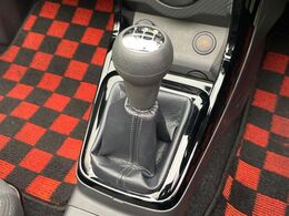 【フロア5速MT】走りの5速MT！！スポーティーな走行をお楽しみいただけます♪