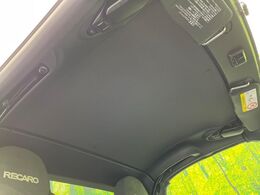 【オープンカー】ボタン一つでオープンカー仕様に！天候がいい日には気持ちよく運転できます！