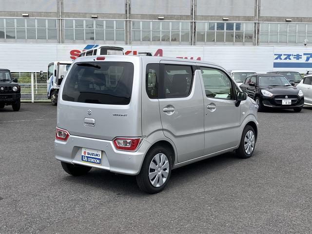 セキュリティーアラーム装備。停車中の車のドアが開くと光と警報をだします。