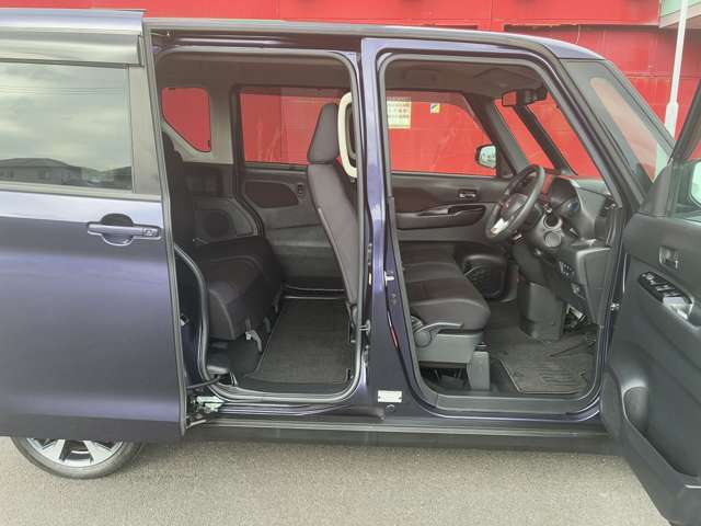 お客様の暮らしに必須なお車を提案し、その後のカーライフを支える。私達はお客様のお役に立ちたい、強い思いで日々仕事をさせて頂いています。おかげさまで12店舗となりました。これからも努力を続けていきます。