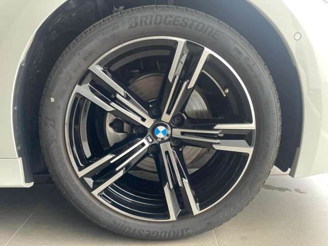 右前フロント 225/45R18
