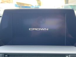 【メーカー純正ナビ】インテリアに溶け込むスタイリッシュな「専用設計」メーカーナビを装備♪視認性や操作性など基本性能にも優れ、より上質なカーライフをお楽しみいただけます。