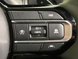 【アダプティブクルーズコントロール】高速道路での長距離走行が楽に！！自動で速度を保つクルーズコントロールが、衝突軽減システムと連携し、前方の車両を感知して車間を保つように速度調節してくれます！！