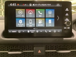 多機能と操作のしやすさを両立した、Honda CONNECT対応のナビディスプレーです。ETC2.0車載器もナビゲーション連動し、スマートフォン用Bluetoothユニット付きです。