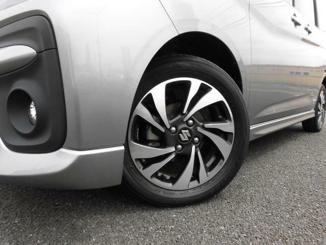 タイヤは15インチサイズになります！！専用デザインのアルミホイールが装着されています！！
