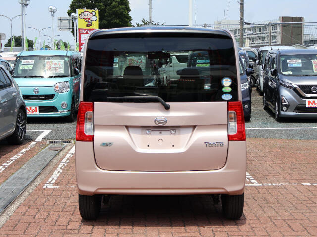 今の軽自動車は、とても広い！普通車と比べて維持費もお得で、家計に優しいですよ！
