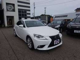 ご覧いただきありがとうございます！当店は、新車、中古車販売、車検整備、修理、板金、コーティング、自動車保険等扱っております。車に関する事は、すべてお任せくださいませ！