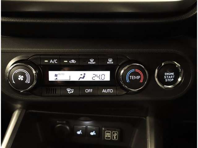 オートエアコン完備です。