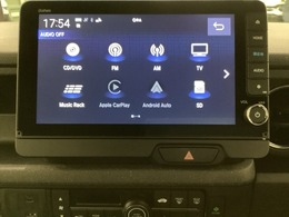 ナビゲーションはフルセグTV、インターナビ対応のGathers純正メモリーナビを搭載しています。Bluetoothオーディオ機能がありますので、スマートフォンなどの音楽も再生できます。