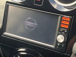 【純正ナビ】人気の純正ナビを装備。オーディオ機能も充実しており、Bluetooth接続すればお持ちのスマホやMP3プレイヤーの音楽を再生可能！毎日の運転がさらに楽しくなります！！