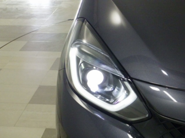 【LEDヘッドライト】LEDヘッドライトは消費電力が少ないので寿命が長いですよ！明るさも十分で、夜間走行の負担を和らげてくれます！