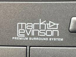 【マークレビンソンサウンドシステム】メーカーオプションの高品位サウンドシステムを搭載。専用のチューニングが施された大小様々なスピーカーから良質なサウンドが奏でられ、臨場感あふれる音響空間を演出します。