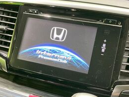 【メーカー純正ナビ】インテリアに溶け込むスタイリッシュな「専用設計」メーカーナビを装備♪視認性や操作性など基本性能にも優れ、より上質なカーライフをお楽しみいただけます。