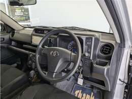 見通しのよいすっきりとした視界で、誰でも運転しやすいです。運転のしやすさは疲れにくさにも繋がりますよ♪