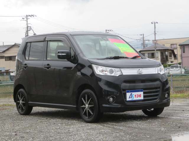 オートサロン136では、仕入れてから全てのお車に、整備、オイル交換、ワイパー交換、外装磨きコーティング、内装クリーニングを行っております。