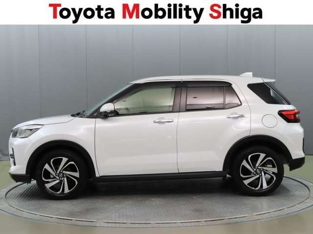 見えないところまで美しく。室内からエンジンル-ムまで徹底的に洗浄。「まるまるクリ-ン」実施済み！