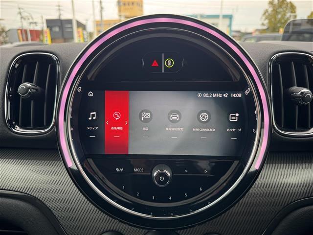 車両販売と整備・保証・クリーニングなどのサービスを自由にお選び頂けます。 その上お値打ちなクルマばかりです。 サービスは必要な分だけお選び下さい。