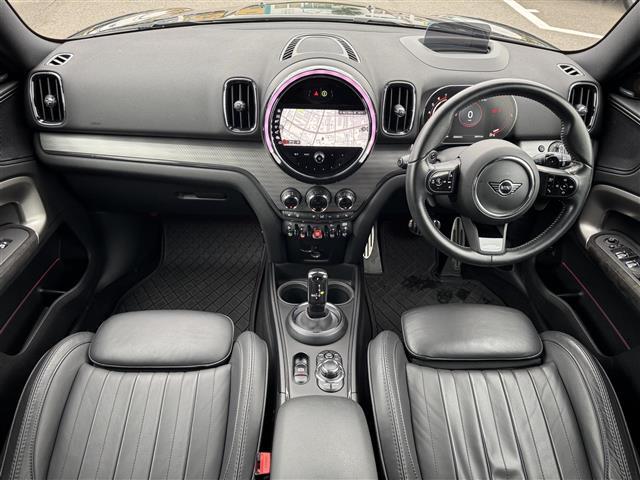 ◆商談ルームには「キッズスペース」を完備しています。DVD、ブロック、絵本、おままごとセット。お子様連れでも、ゆっくりとお車をお選びいただけます！