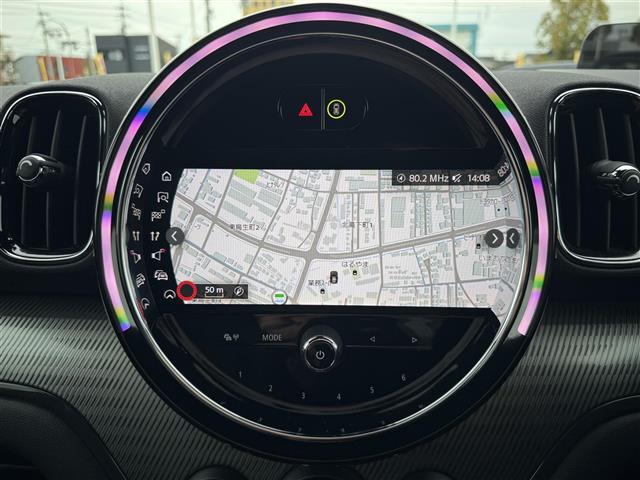 最大2,000項目にもおよぶ徹底的な検査を行い、車両の内外装・骨格部のダメージを詳細に把握しています。年間約20万台・累計300万台の買取実績で積み重ねたガリバーグループ店舗の検査精度をご提供しています！