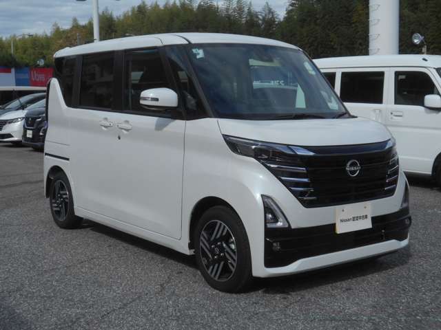 ご愛用車にはボディのガラスコ-ティングをお勧めします。強固なガラス被膜とフッ素化合物被膜を形成することで汚れをつきにくくし、輝きを保護致します。