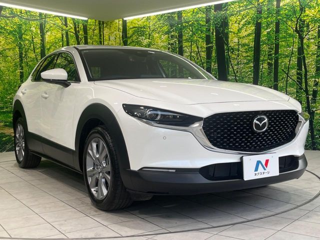 大好評のボディコーティング「弾スプラッシュコート」もご納車までに施工可能。通常のガラスコートと異なる、耐久年数6年の無機質ガラスコーティングが、ボディをキレイな状態に保ってくれます。