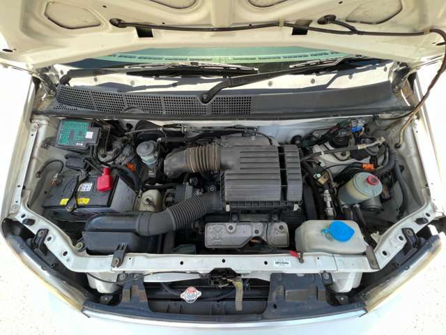 B20Bエンジン搭載。ホンダのDOHCは気持ちよく回りますね(^_-)-☆