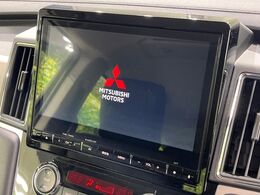 【メーカー純正ナビ】インテリアに溶け込むスタイリッシュな「専用設計」メーカーナビを装備♪視認性や操作性など基本性能にも優れ、より上質なカーライフをお楽しみいただけます。