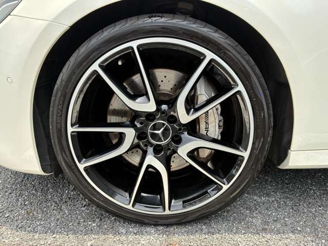 弊社では厳選された高品質車のみをメルセデス認定中古車（サーティファイドカー）としてご提供させて頂いてあります。